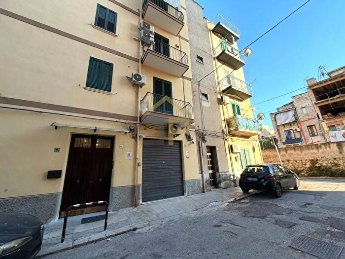 Appartamento quadrilocale in vendita in Via Fratelli Campo, Palermo