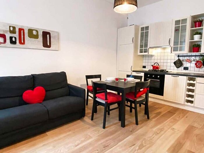 Appartamento bilocale in affitto in Via Altaguardia, Porta Romana Medaglie d'Oro, Milano