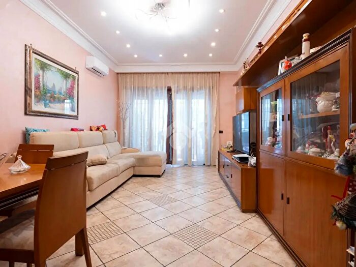 Appartamento trilocale in vendita in Via Corrado del Greco, Roma