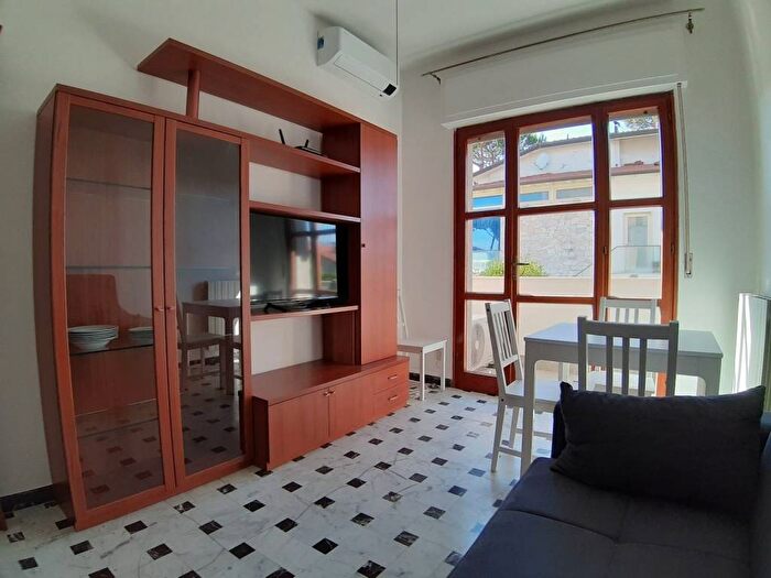 Appartamento quadrilocale in affitto in Via Trieste, Lido di Camaiore, Camaiore