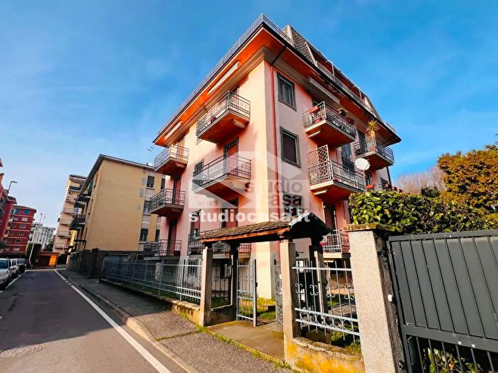 Appartamento quadrilocale in vendita in Via Zaninelli, Crema