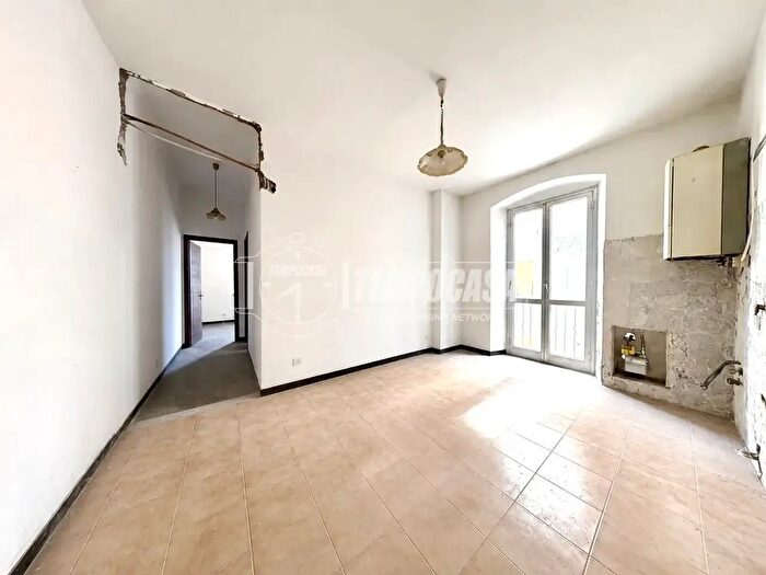 Appartamento trilocale in vendita in Via Enrico Pescatore, Genova