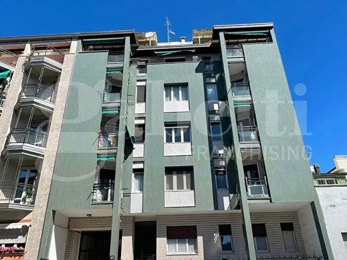 Appartamento bilocale in vendita in Via Zumbini, Milano