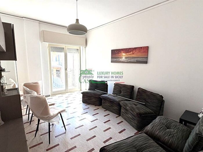 Appartamento trilocale in affitto in Via Archimede, San Luigi Archimede, Ragusa