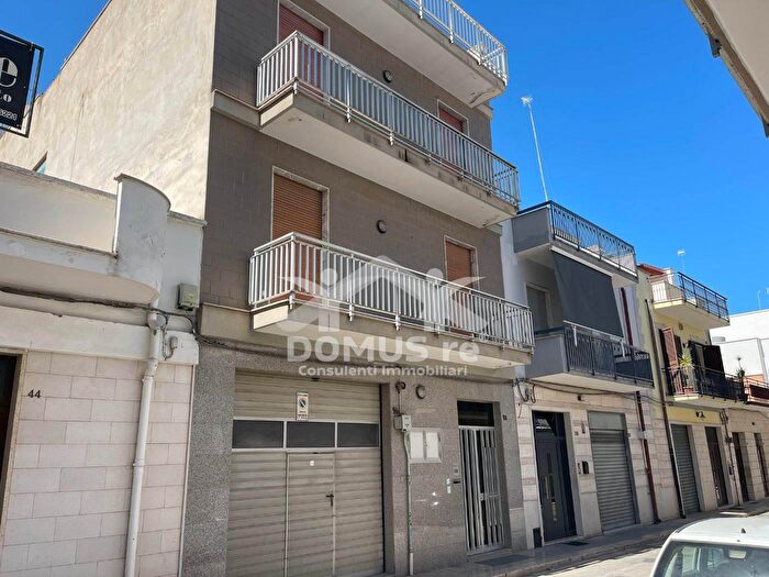 Casa con 6 locali in vendita in Via Monte Nero, Andria