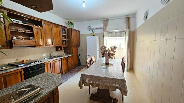 Appartamento trilocale in vendita in Via Nazionale, Capri Leone