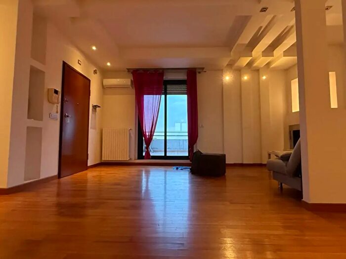 Appartamento trilocale in affitto in Viale Luigi Pinto, Foggia