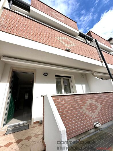 Casa con 7 locali in affitto in Via P E Venturini Sottomarina Chioggia Ve, Chioggia