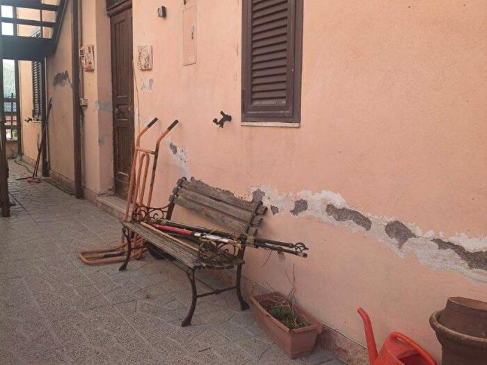 Appartamento trilocale in vendita in Via Colle San Pietro, Borgo Quinzio, Fara in Sabina