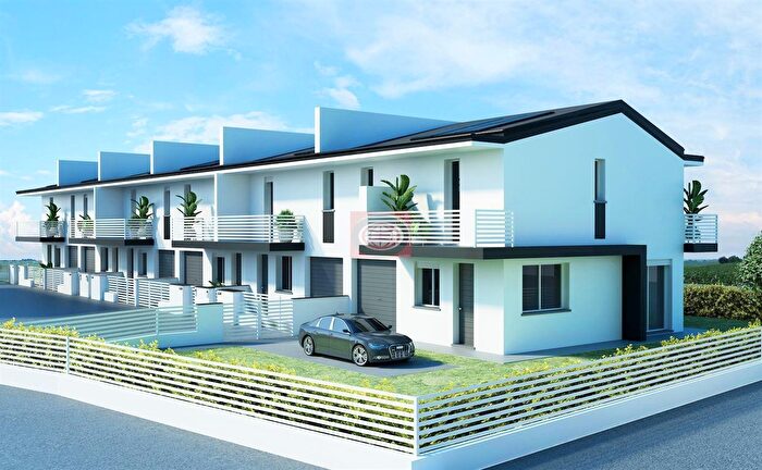 Casa con 5 locali in vendita in Cesena