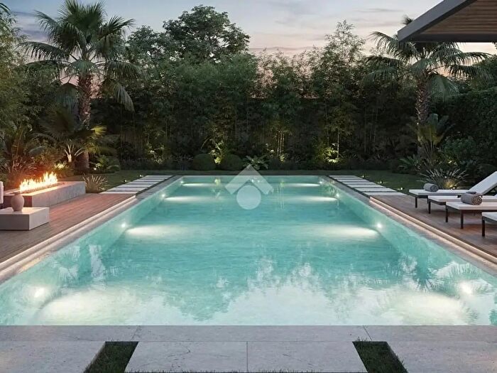 Appartamento trilocale in vendita in Desenzano Del Garda