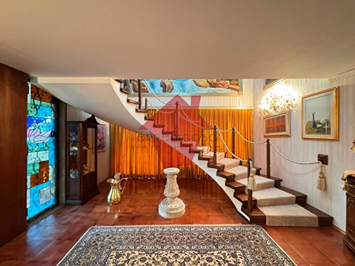 Casa con 9 locali in vendita in E Palmiro Togliatti, Vinci