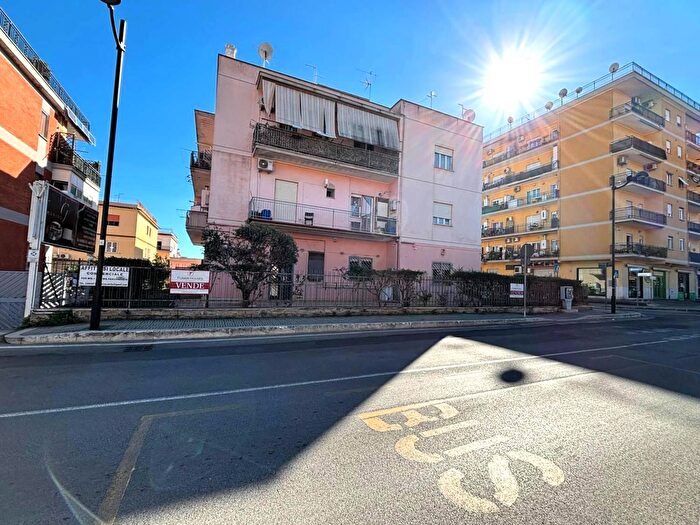 Appartamento trilocale in vendita in Via Botticelli, Aprilia