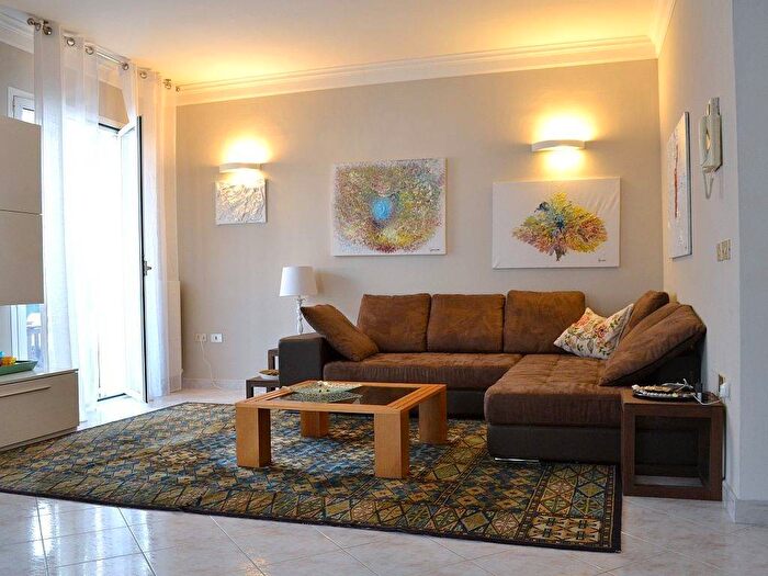 Appartamento con 5 locali in affitto in Viale Dante, Alba Mare, Riccione