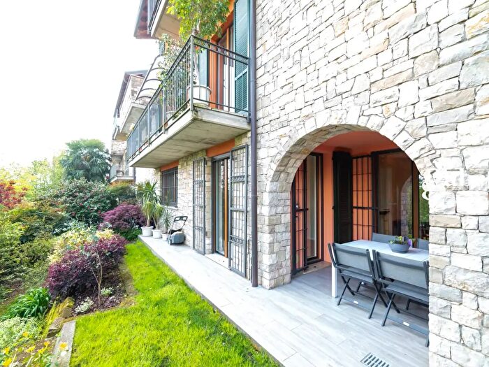 Casa quadrilocale in vendita in Via Belvedere, Lomagna