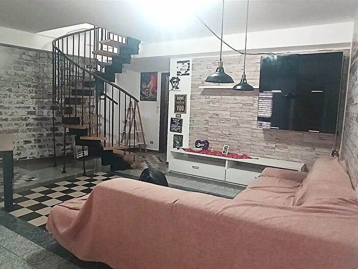 Appartamento quadrilocale in affitto in Via Trieste, Reggio Calabria