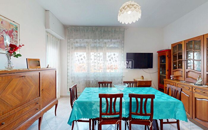 Appartamento quadrilocale in vendita in Strada delle Cacce, Torino