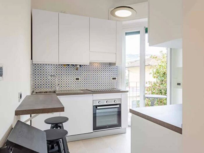 Appartamento trilocale in affitto in Via Anton Maria Maragliano, Centro, Santa Margherita Ligure