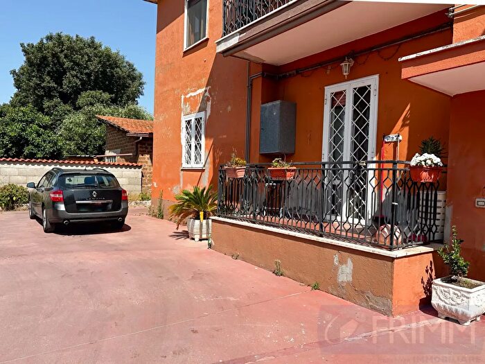 Appartamento trilocale in vendita in Via Canada, Pomezia