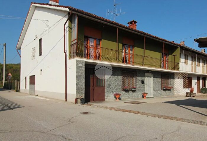 Casa con 5 locali in vendita in Strada Crosiglie, Pocapaglia