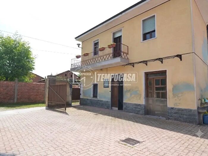 Appartamento trilocale in vendita in Via Rivarolo, San Benigno Canavese