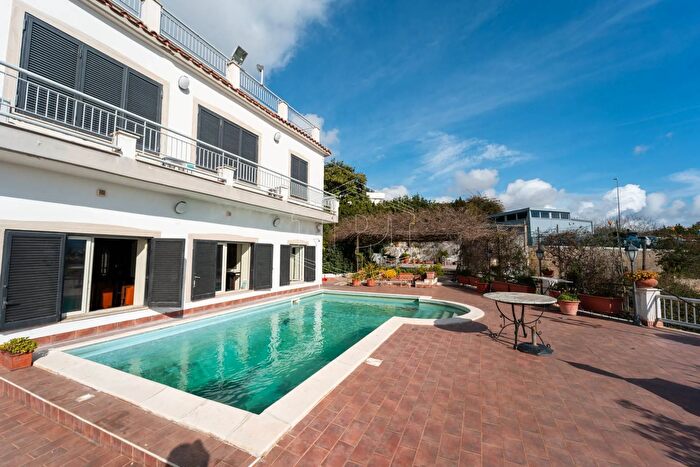 Casa con 10 locali in vendita in Via San Gennaro Agnano, Pozzuoli