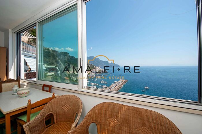 Appartamento quadrilocale in vendita in Via Maestra dei Villaggi, Amalfi