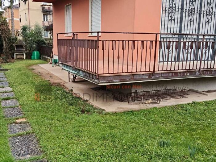 Appartamento trilocale in affitto in Via Gianbattista Zuaboni, Urago Mella, Brescia