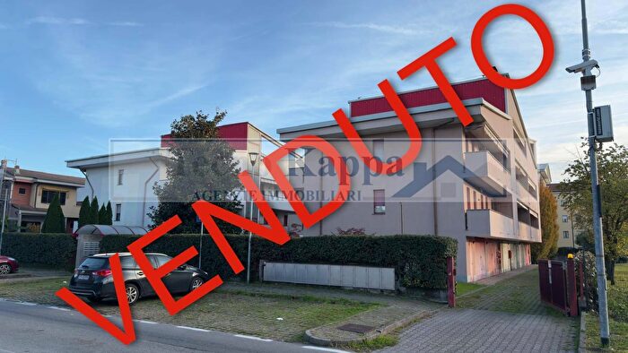 Appartamento trilocale in vendita in Via Don Minzoni, Carugate