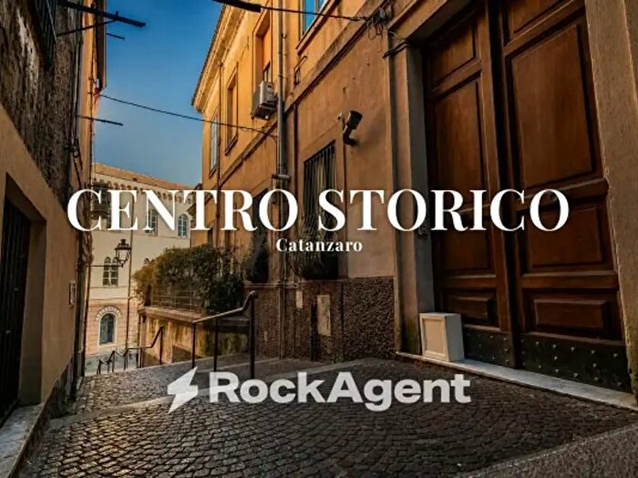 Appartamento trilocale in vendita in Salita II del Rosario, Catanzaro