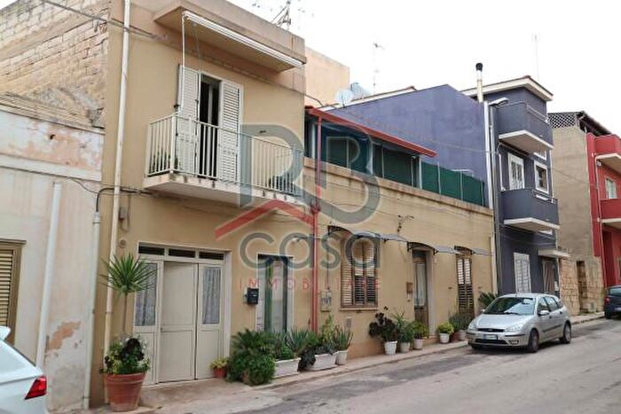 Casa con 5 locali in vendita in Via Erice, Ispica