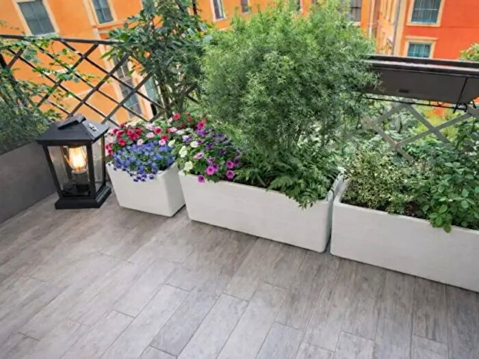 Appartamento quadrilocale in vendita in Via Popoli Uniti, Milano