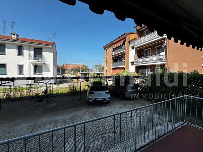 Appartamento quadrilocale in vendita in Via a Manzoni, Settimo Milanese