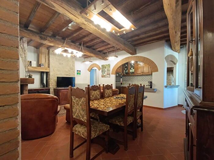 Appartamento quadrilocale in affitto in Via Vecchia Fiorentina Tronco, Quarrata