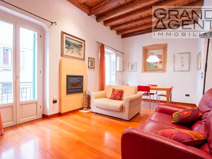 Appartamento bilocale in vendita in Via Dietro Listone, Verona