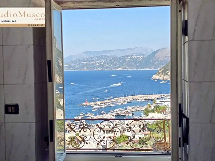 Appartamento bilocale in vendita in Via Marina Grande, Capri