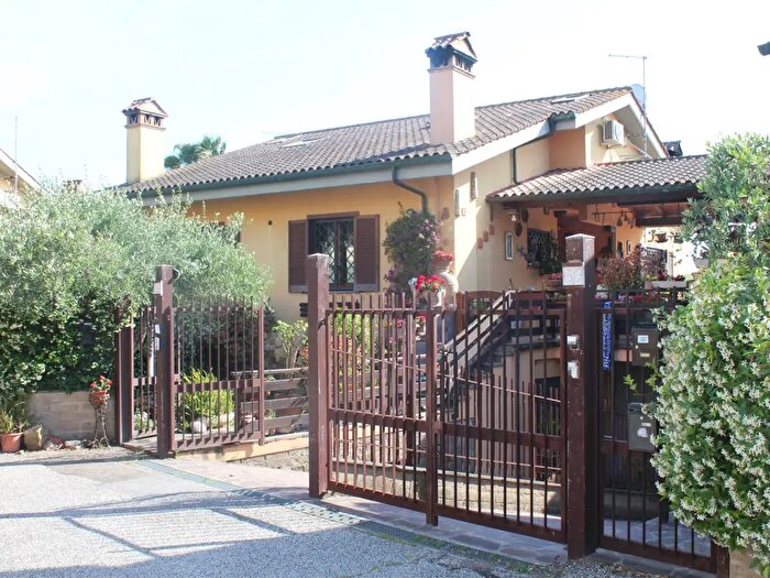 Appartamento trilocale in affitto in Via Ambrogio Baldo Soldani, Roma