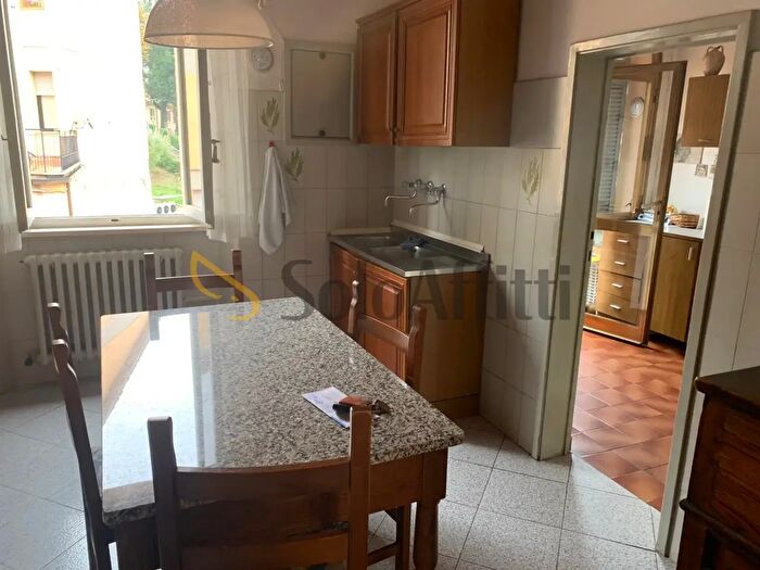 Appartamento con 5 locali in affitto in Largo Sassetta, Siena