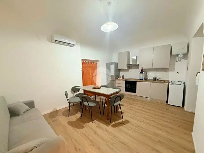 Appartamento quadrilocale in vendita in Via di San Bernardo, Genova