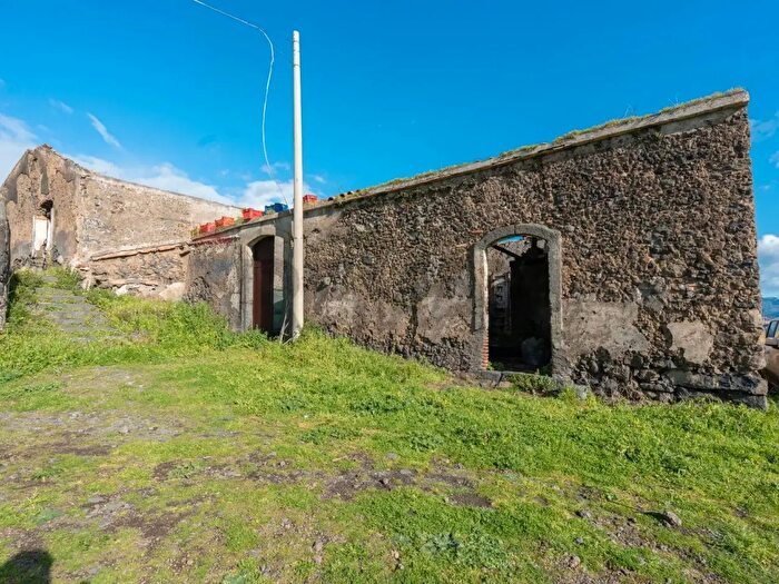 Casa con 5 locali in vendita in Via dei Savochelli Snc, Mascali