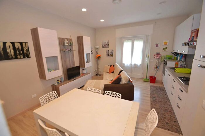 Appartamento con 5 locali in vendita in Rosignano Marittimo