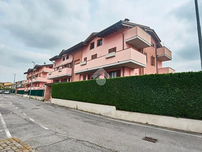Appartamento trilocale in vendita in Via Cascina Olmo, Boffalora DAdda
