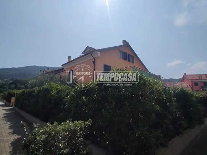Appartamento trilocale in vendita in Via Molineri, Andora