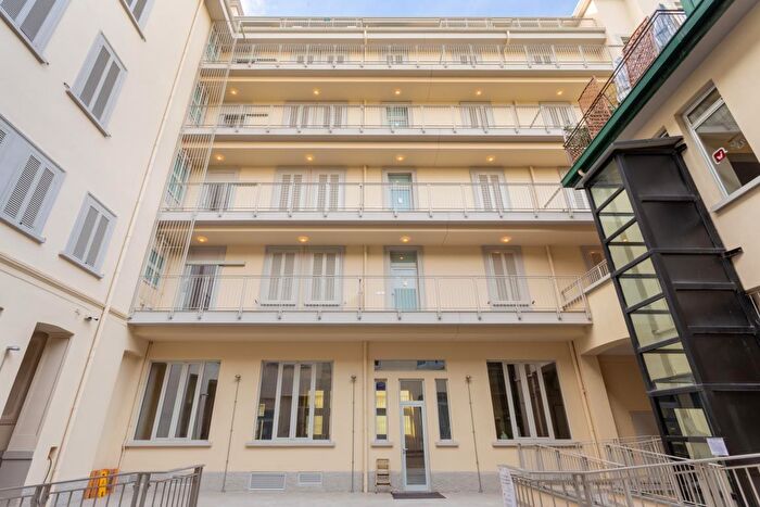 Appartamento bilocale in affitto in Via Solari, Milano