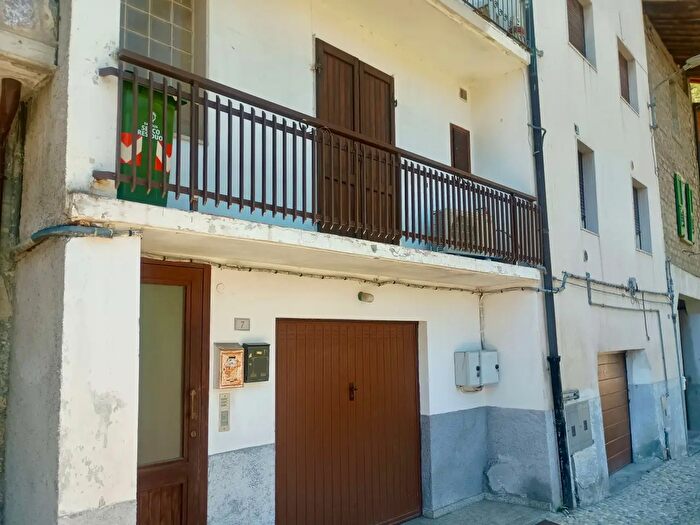 Appartamento trilocale in vendita in Via San Maurizio, Losine