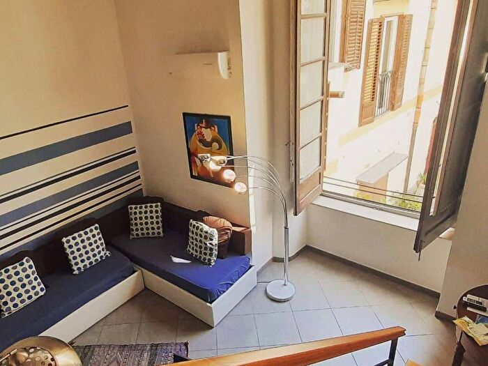 Appartamento trilocale in affitto in Via Aragona, Kalsa, Palermo