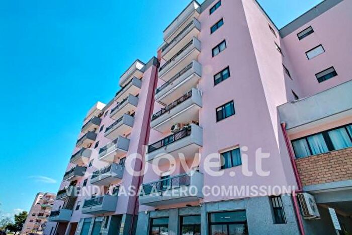 Appartamento con 5 locali in vendita in Via Brigantini, Taranto