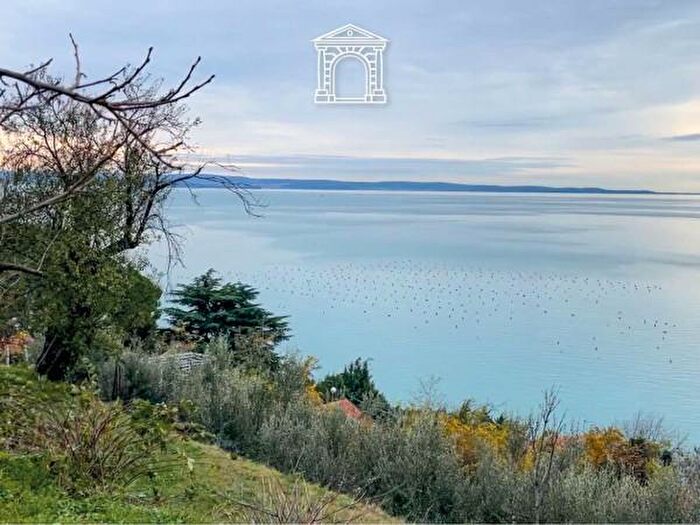 Casa con 6 locali in vendita in Via Costiera, Trieste