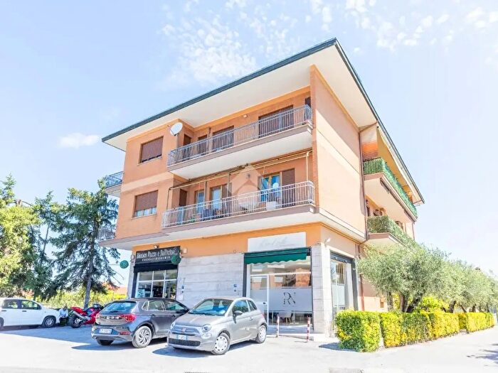 Appartamento trilocale in vendita in Via Massa di San Giuliano, Roma