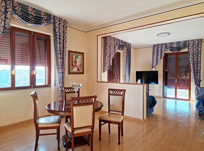 Appartamento con 5 locali in vendita in Viale Imperatore Traiano, Bari